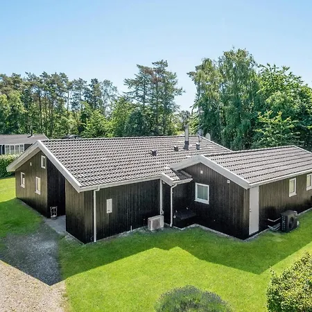Cozy In With Indoor Swimming Pool * Gilleleje
