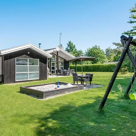 Cozy In With Indoor Swimming Pool Ferienhaus Gilleleje