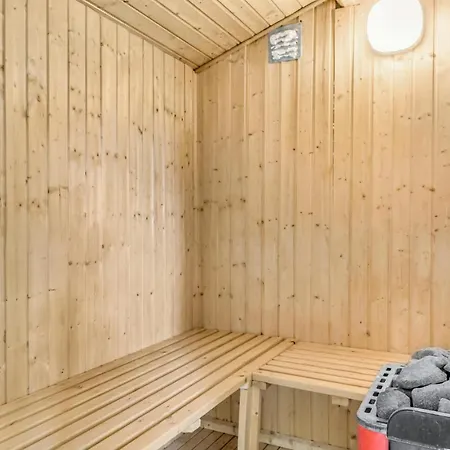 Ferienhaus Cozy In With Indoor Swimming Pool